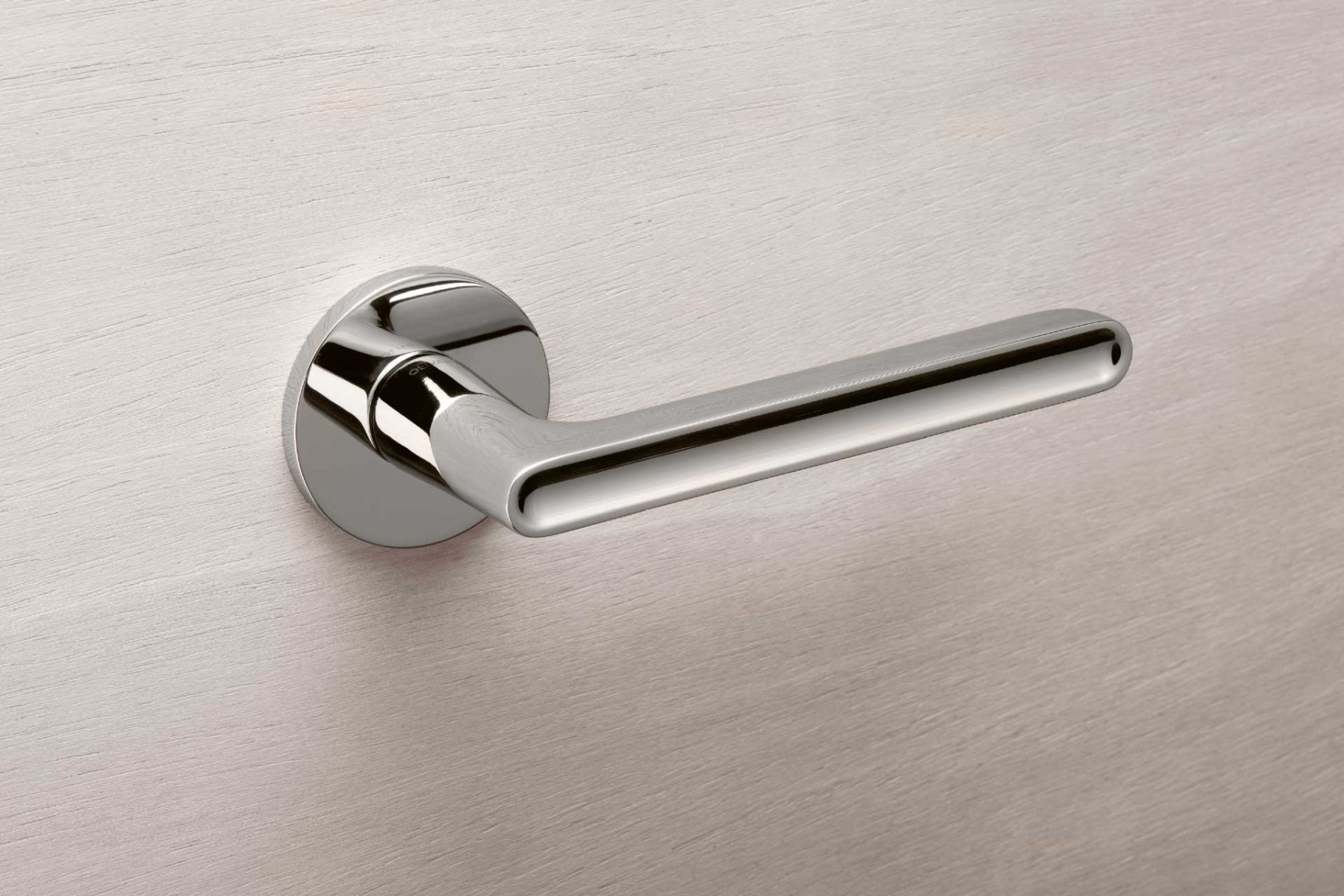 Set de manijas OLIVARI, modelo LUCY, diseño de Patricia Urquiola 2012