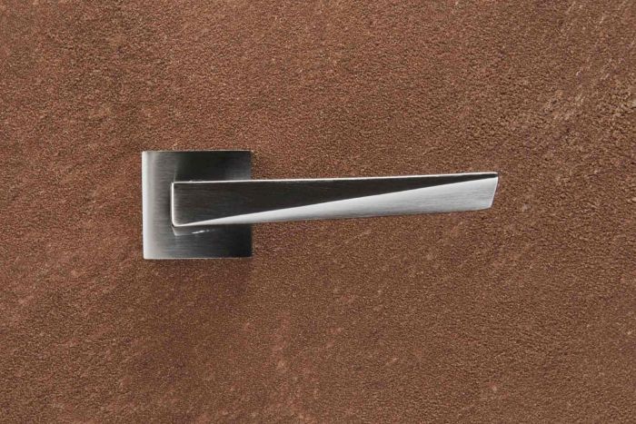 Set de manijas OLIVARI, modelo SKY, diseño de Claudio Bellini, 2008