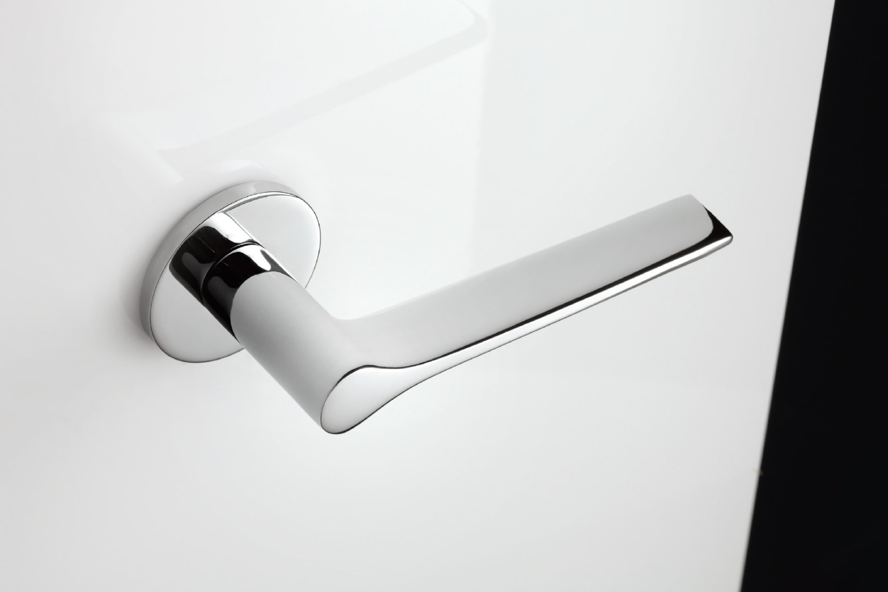 Set de manijas OLIVARI, modelo LAMA L, diseño de Gio Ponti 1956