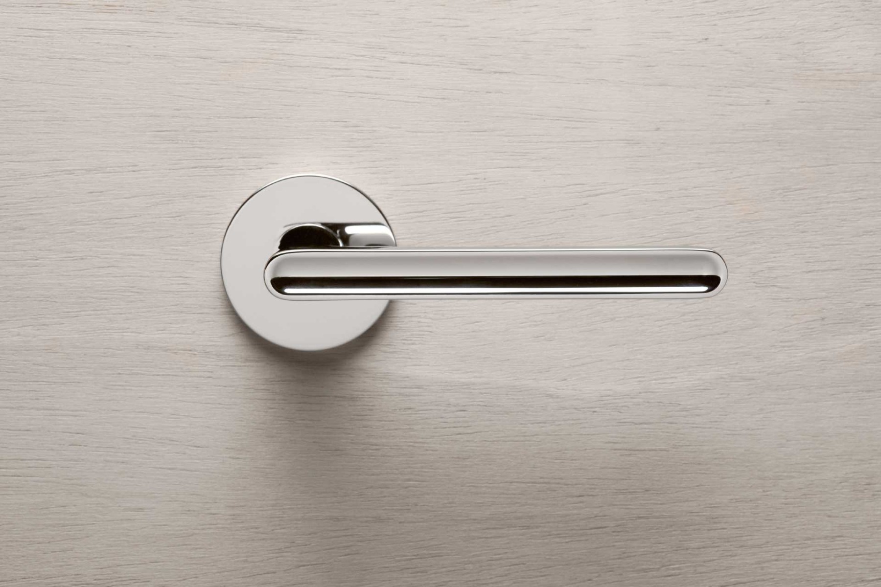 Set de manijas OLIVARI, modelo LUCY, diseño de Patricia Urquiola 2012