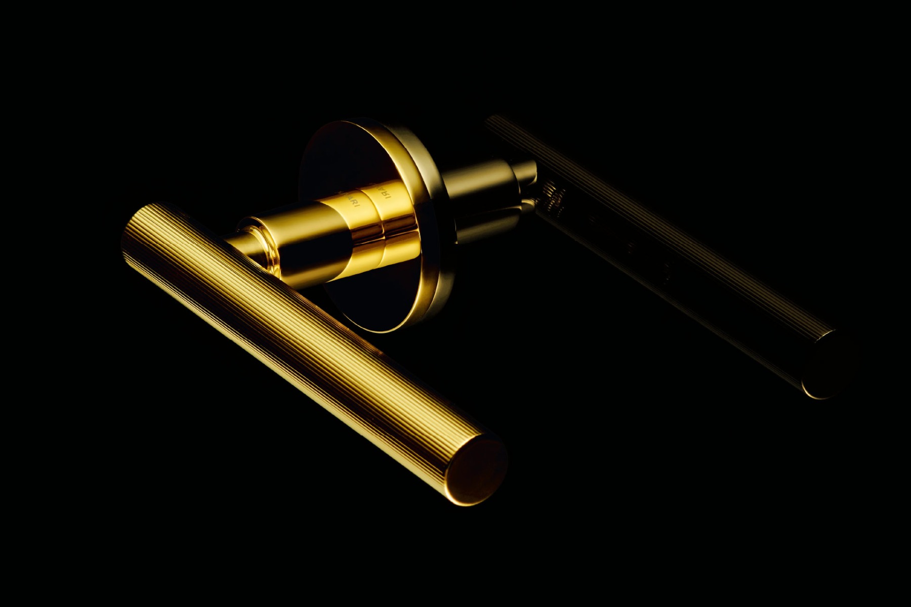 Set de manijas OLIVARI, modelo ATENA LIGNE, diseño de Studio OLIVARI, 2016