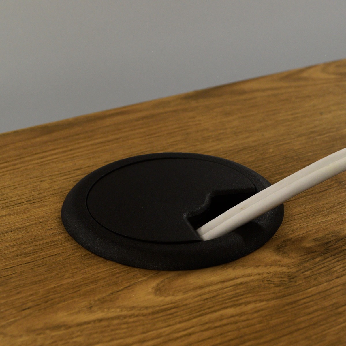 Pasacables con tapa giratoria, para embutir en mesa o escritorio,  plástico, color negro