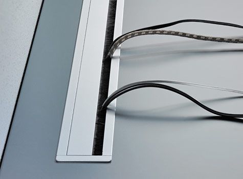 Pasacables con cubre polvo MAGNA para escritorio o mesa