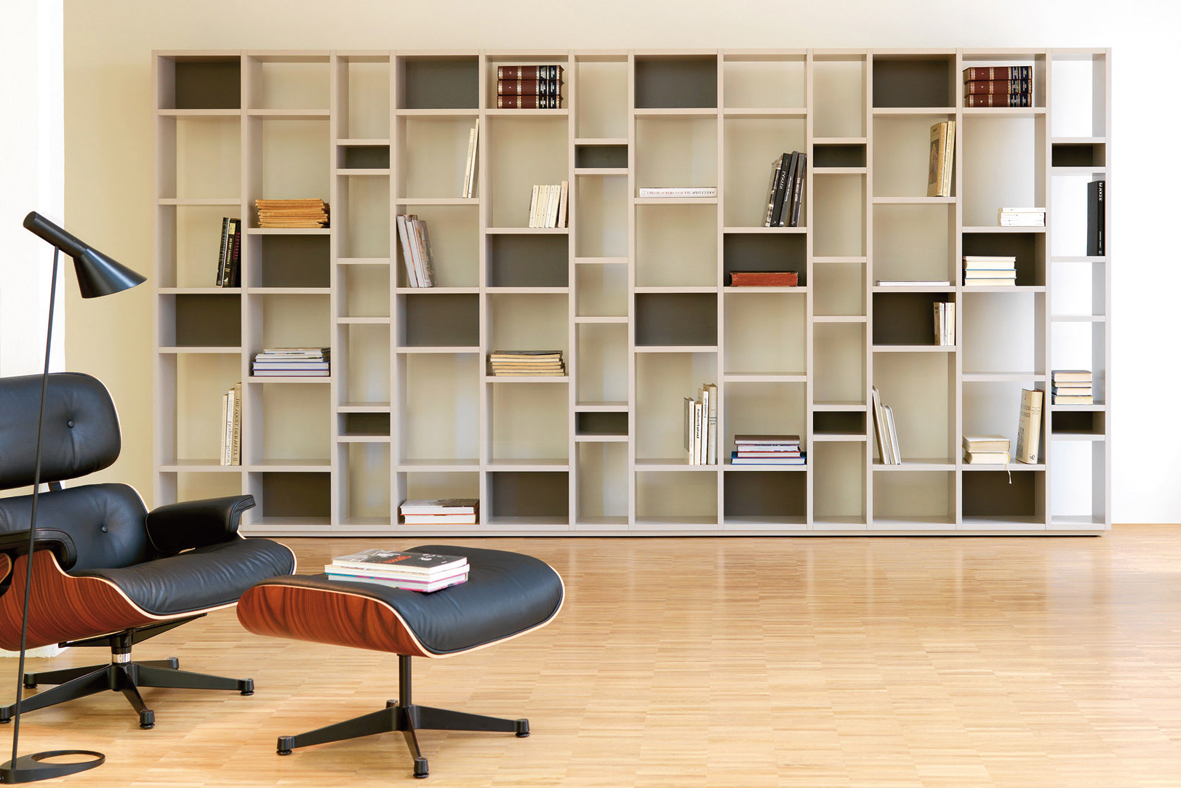 Máquina engalletadora Zeta P2 con disco de corte punta Carburo de Tungsteno para fresados de conectores P-System