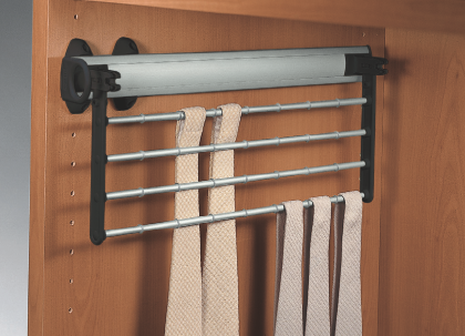 Faldero, pantalonero, corbatero extraíble, color negro