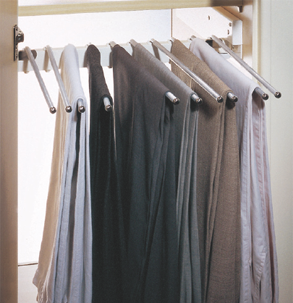 Pantalonero extraíble capacidad 10 pantalones, acabado cromo