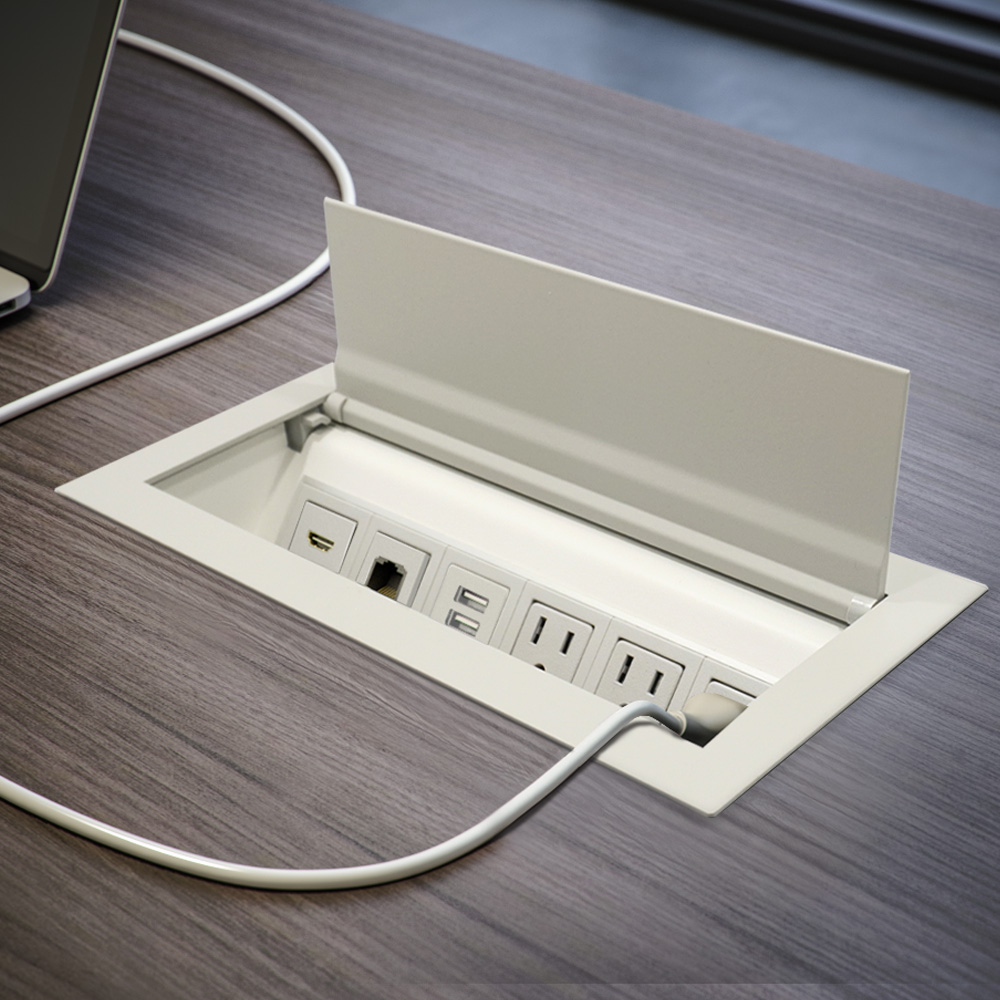 Multicontacto MAIN 2.0, 3 puertos eléctricos y 3 puertos opcionales, acabado gris mate. Hasta agotar existencias.