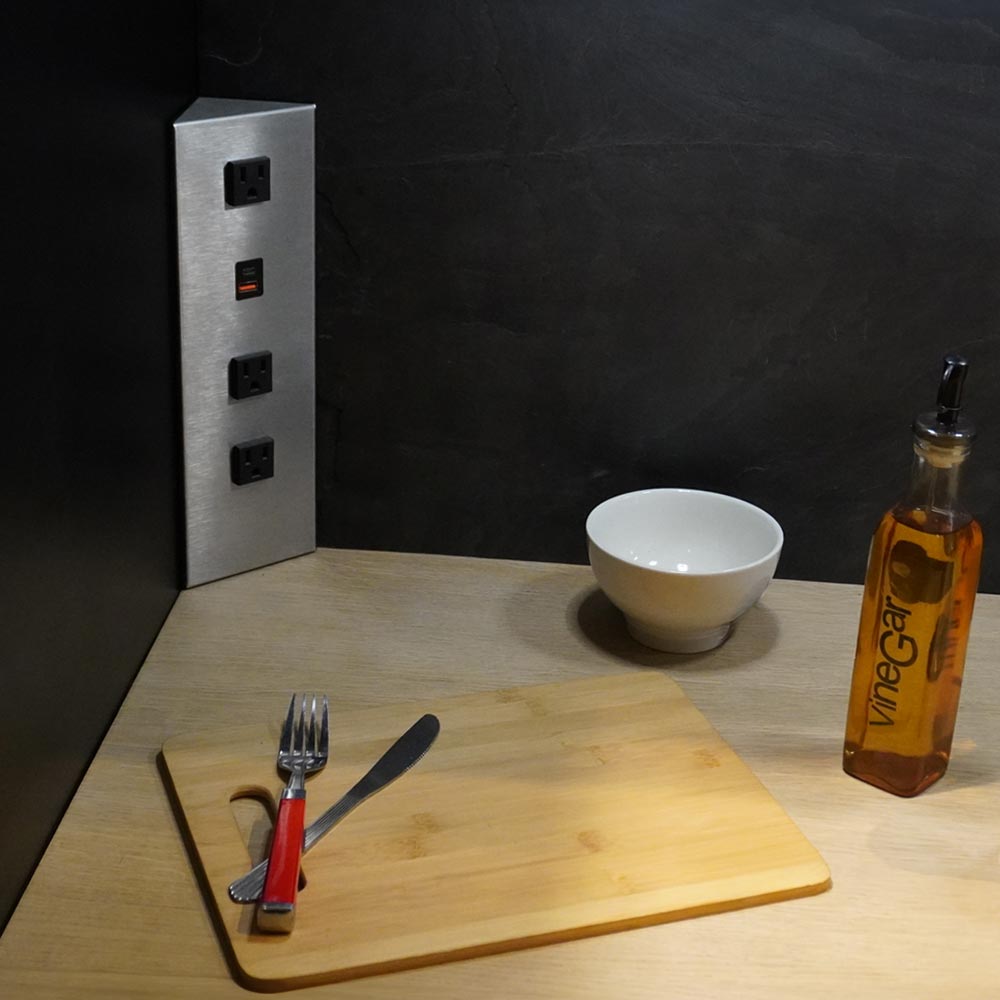 Multicontacto COUNTRY para esquina, 3 sockets, 1 puertos USB A-C, acabado inox con negro