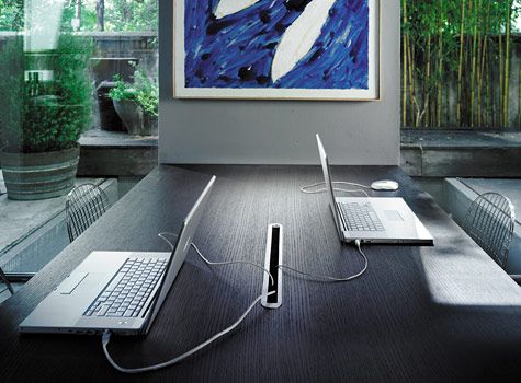 Pasacables con cubre polvo OVALE, para escritorio o mesa, acabado gris