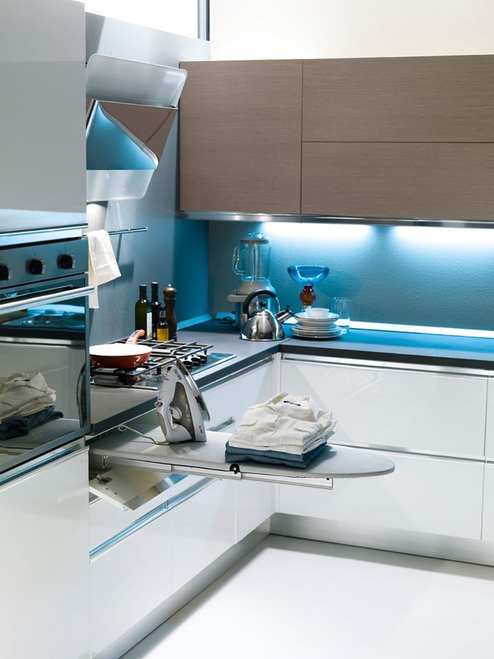 Burro de planchar PRUA plegable para gabinete 