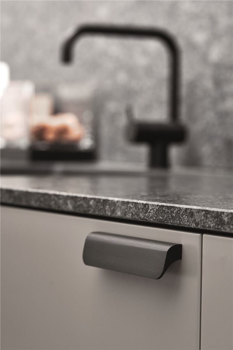 Jaladera Fall, long.140 mm, acabado bronce antiguo