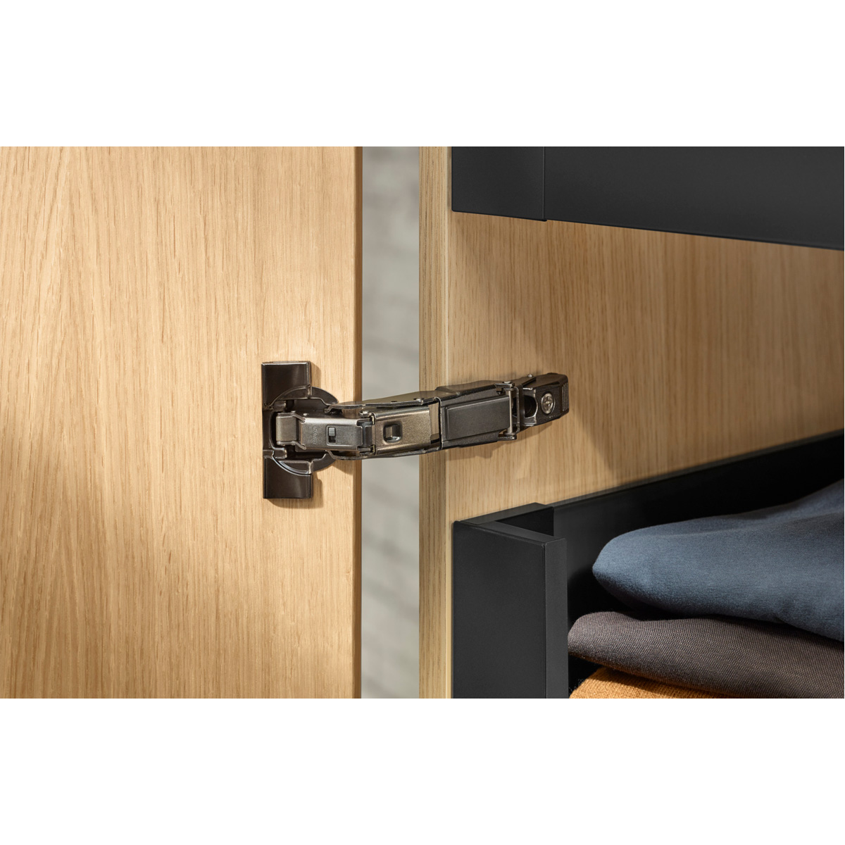 Tapa metálica p/brazo p/CLIP top/ CLIP top BLUMOTION 155° CLIP top/ CLIP top BLUMOTION 110° EXPANDO, negro ónix