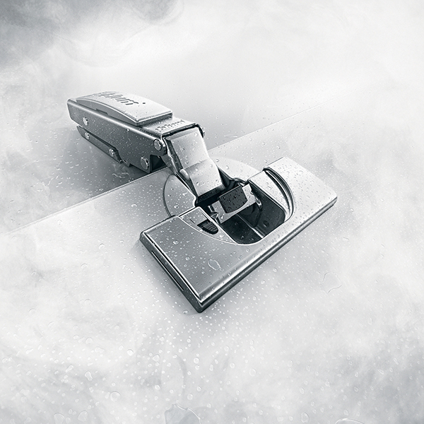 Bisagra Blum CLIP top BLUMOTION 107º BCOR con recubrimiento anticorrosivo, con muelle (cubrimiento total)