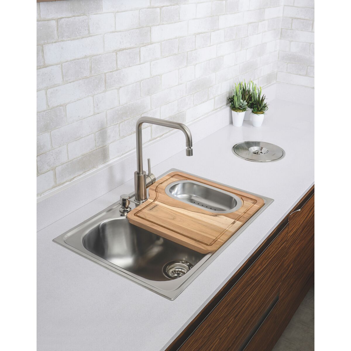 Basurero APPEAL I para cubierta, cap. 8 L, con tapas y aro de acero inoxidable, con bote de plástico 