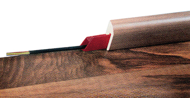 Caja de 24 clips para instalación de zoclo