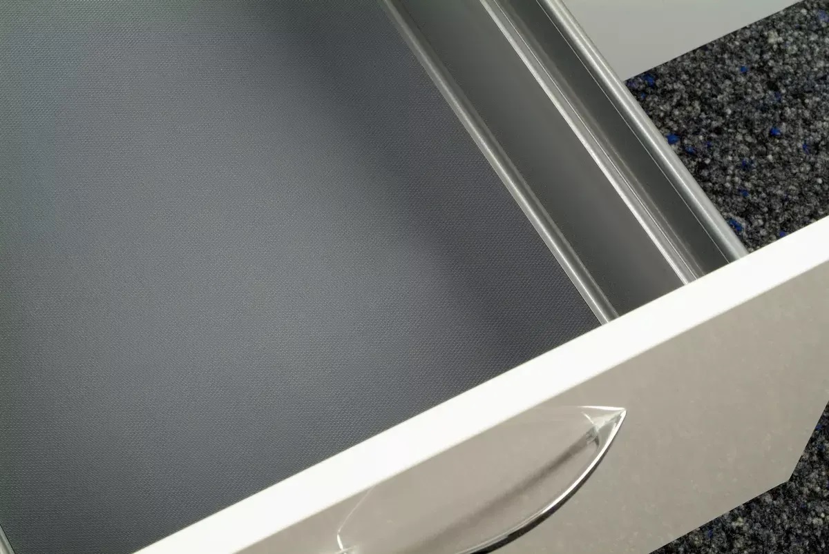 Tapete antideslizante SOLID dimensiones 2100 X 475 mm, color umbra grey