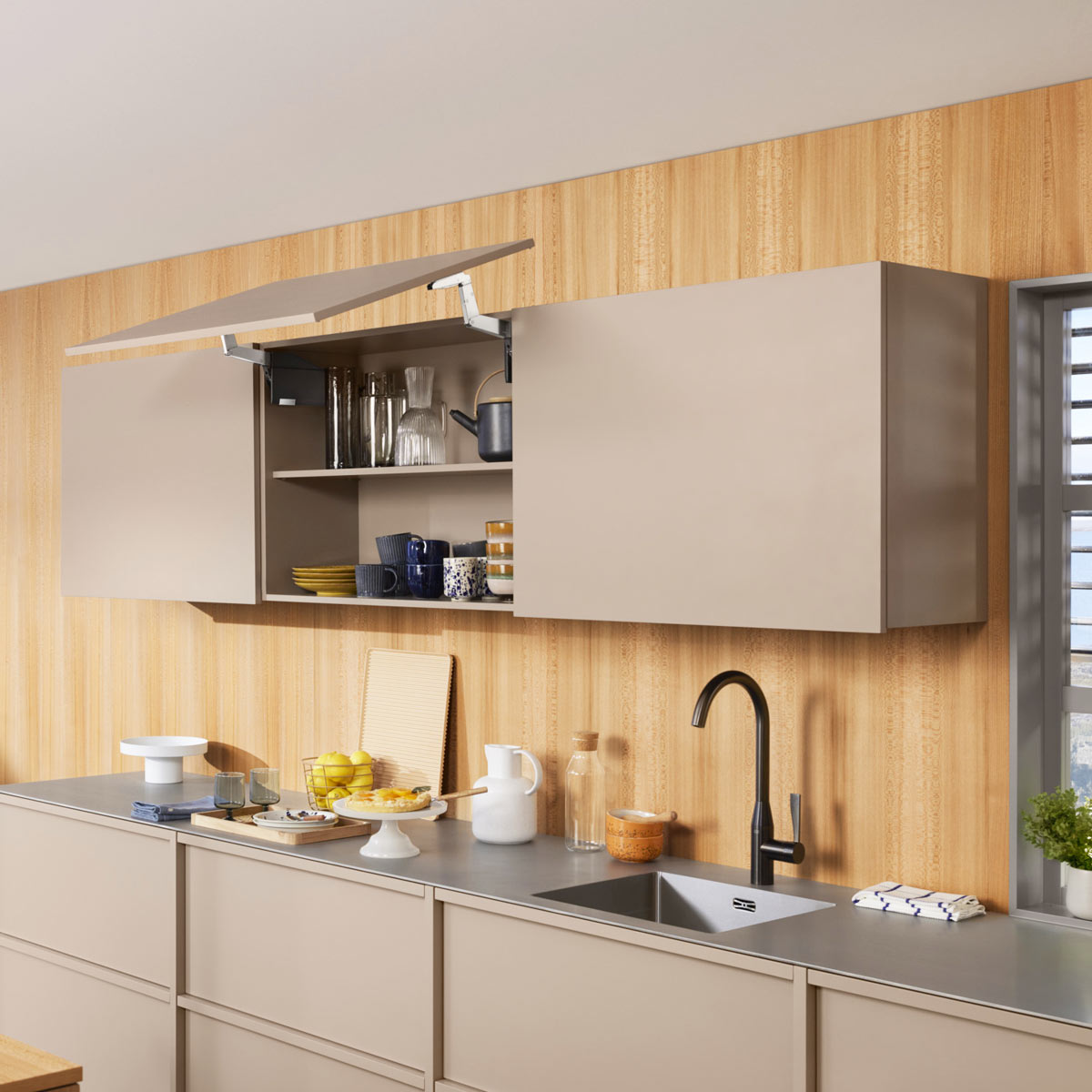 AVENTOS HS top | Sistema abatible para apertura de puerta de mueble con cierre suave