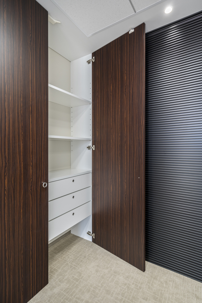 Bisagra J95 de alto rendimiento para puertas de madera, cubrimiento total