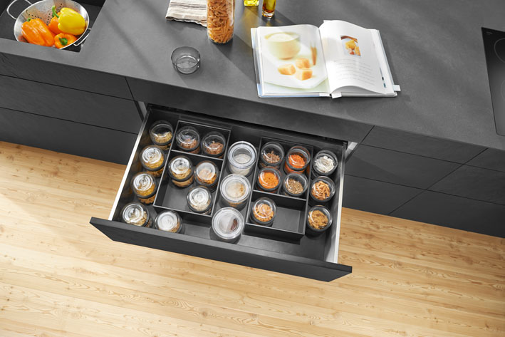 Galería transversal para oganizador cacerolero AMBIA-LINE para cajón MERIVOBOX, con 1059 mm de largo para cortar a medida