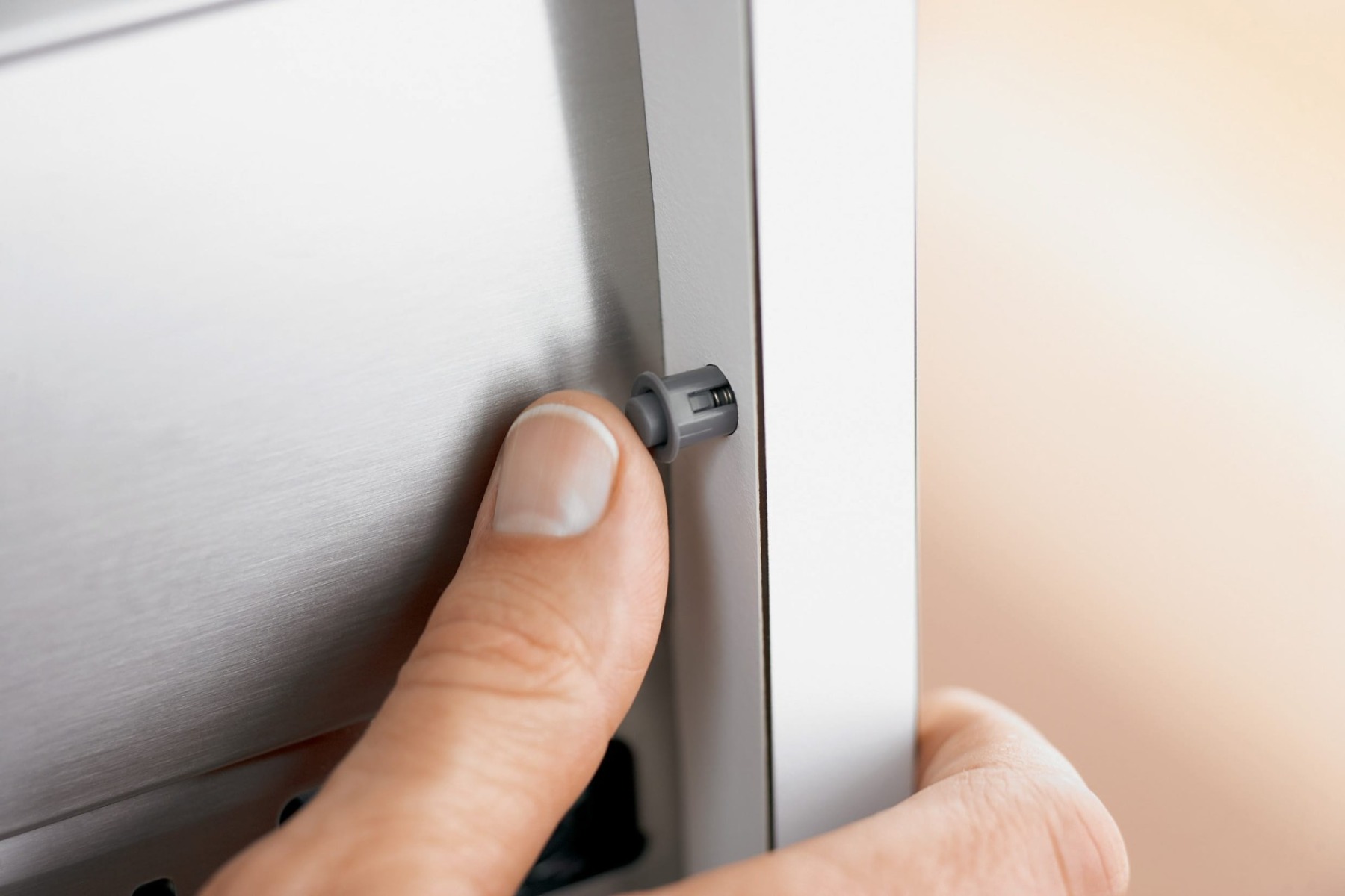 SERVO DRIVE: Apertura eléctrica para cajones (instalación con perfil)