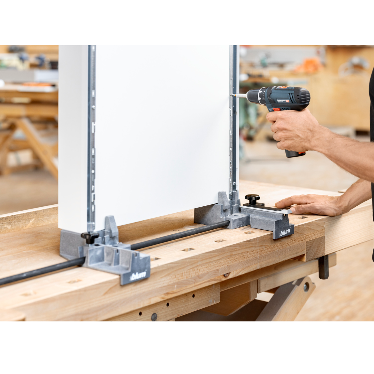 BOXFIX E-M, dispositivo de armado de cajones MERIVOBOX