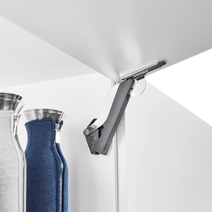 Brazos FREEspace cierre suave para apertura de puertas de alacena