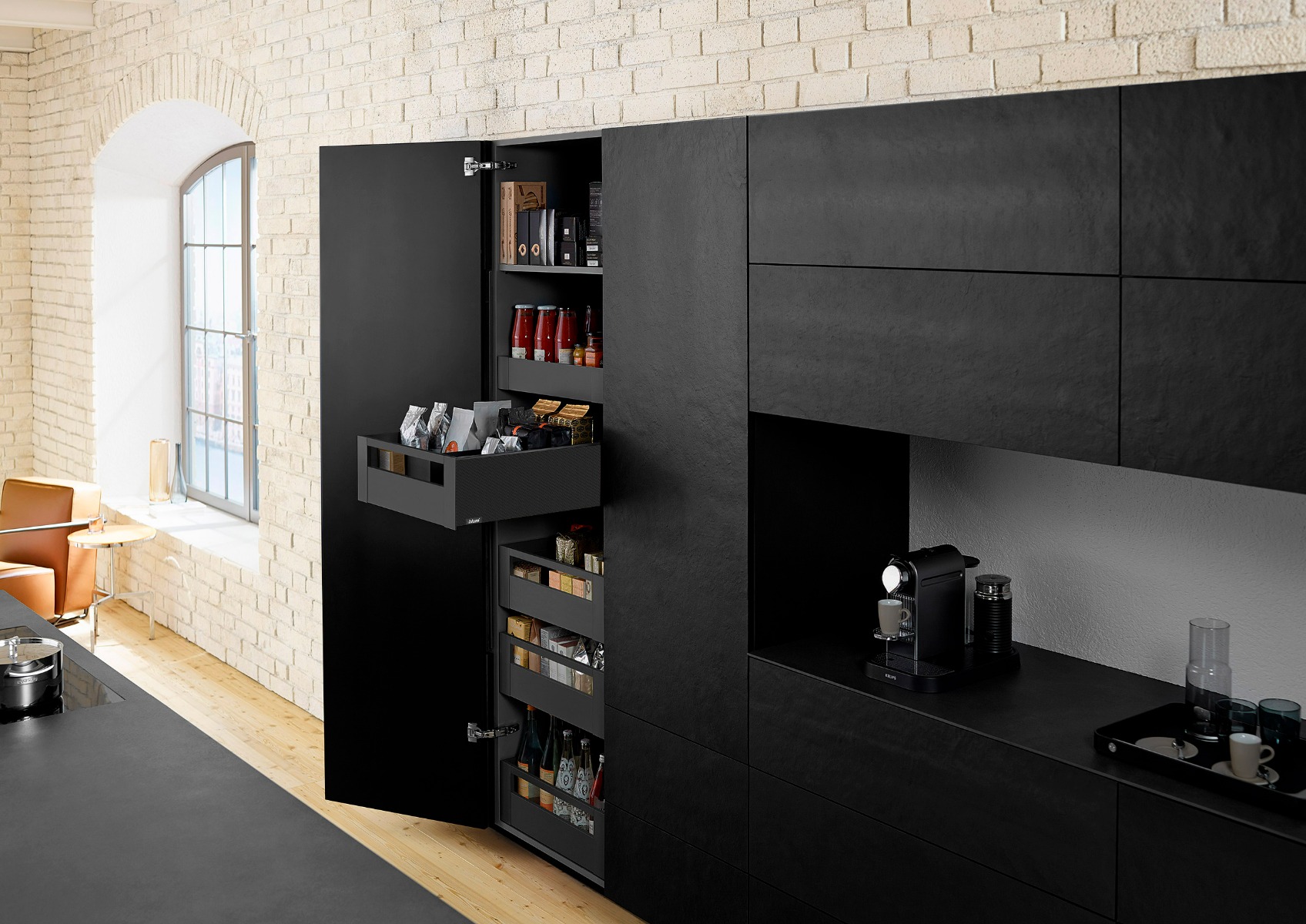 Cajón LEGRABOX altura C con pieza frontal y galería frontal, color negro carbón mate con textura