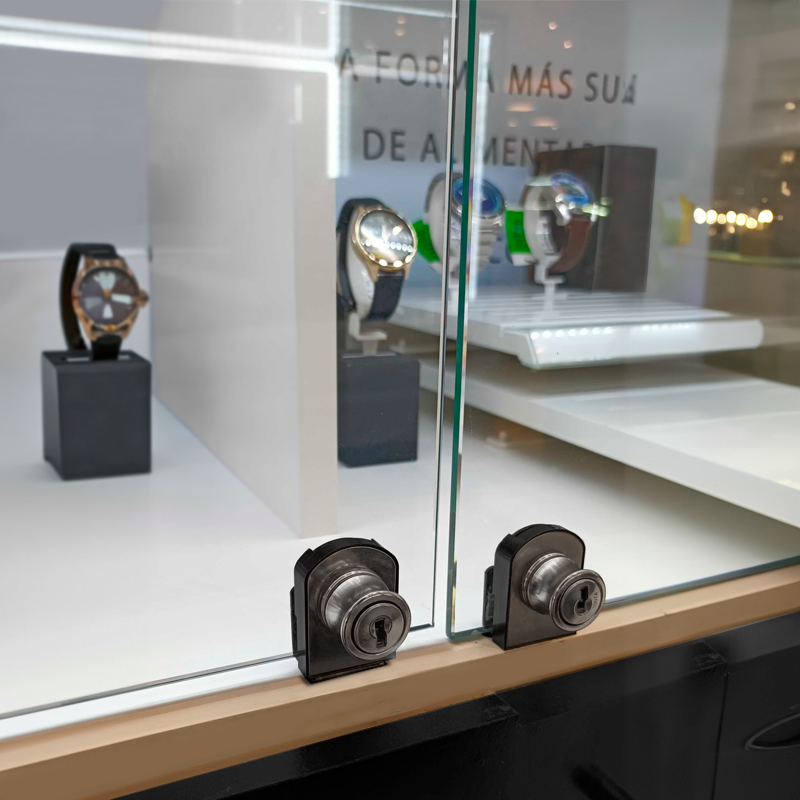 Cerradura para puerta de vidrio con jaladera