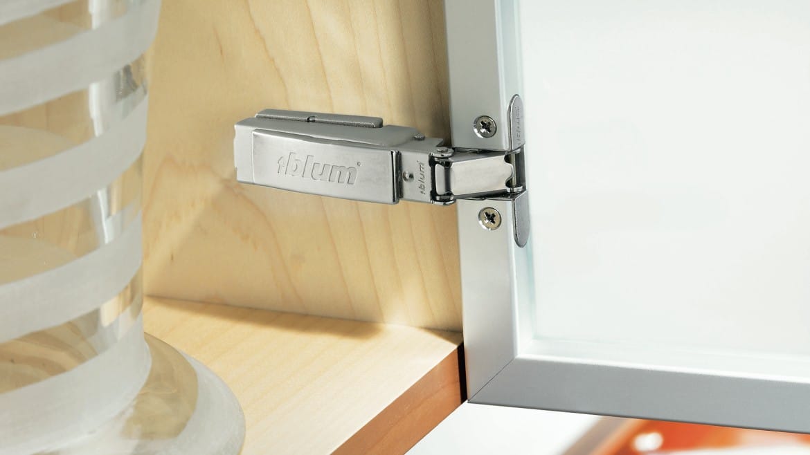 Bisagra CLIP top 95° para marco angosto de aluminio, con muelle para atornillar (cubrimiento total)