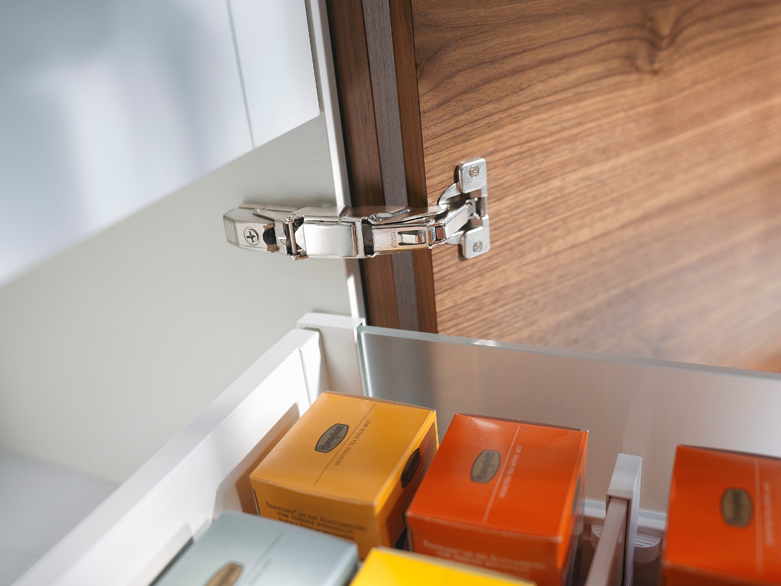 Bisagra CLIP top para esquina ciega, 95° de apertura, con muelle, taquete Ø8 mm, níquel