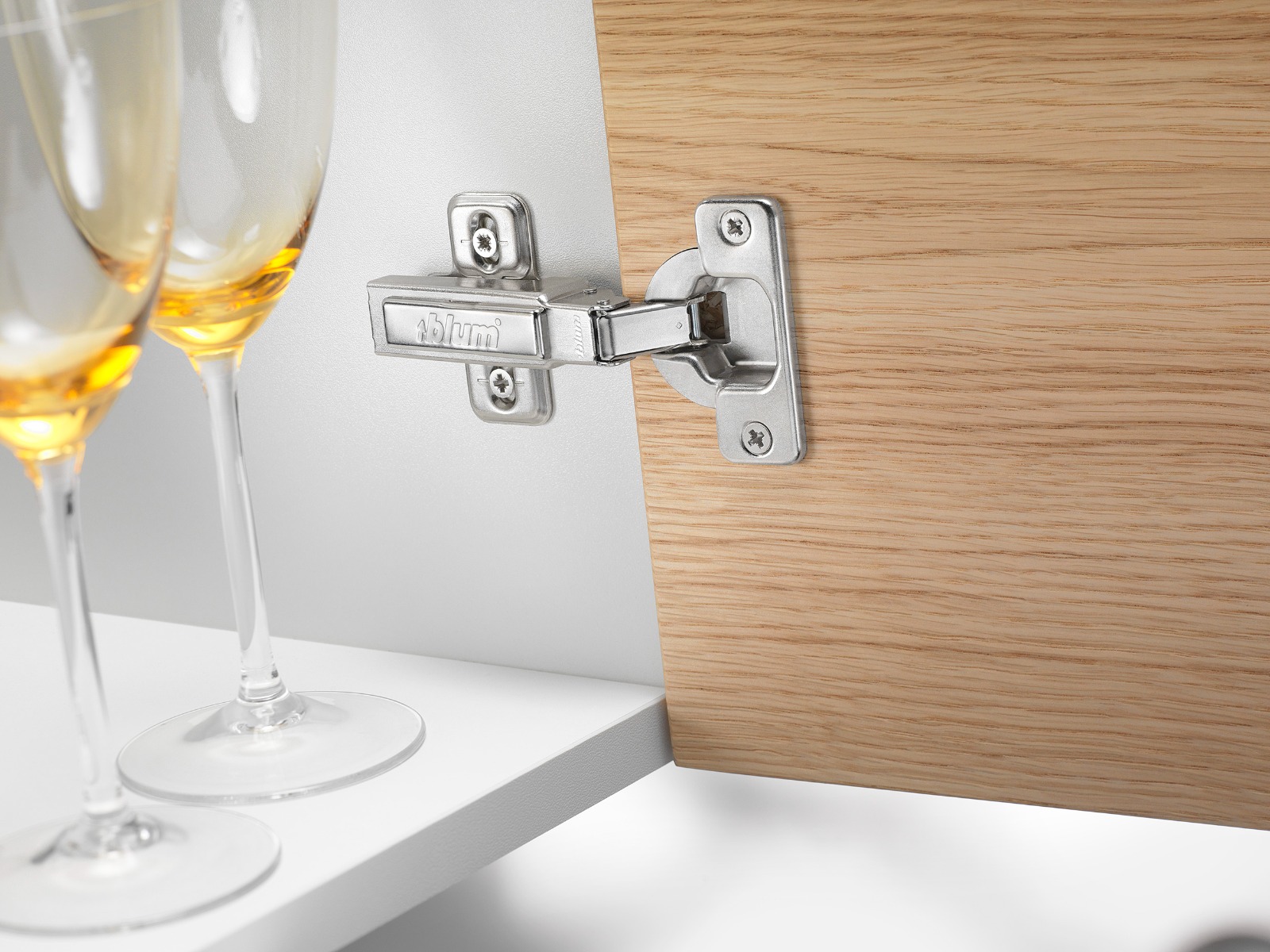 Placa de montaje en cruz para bisagra CLIP, para atornillar, ajuste excéntrico.