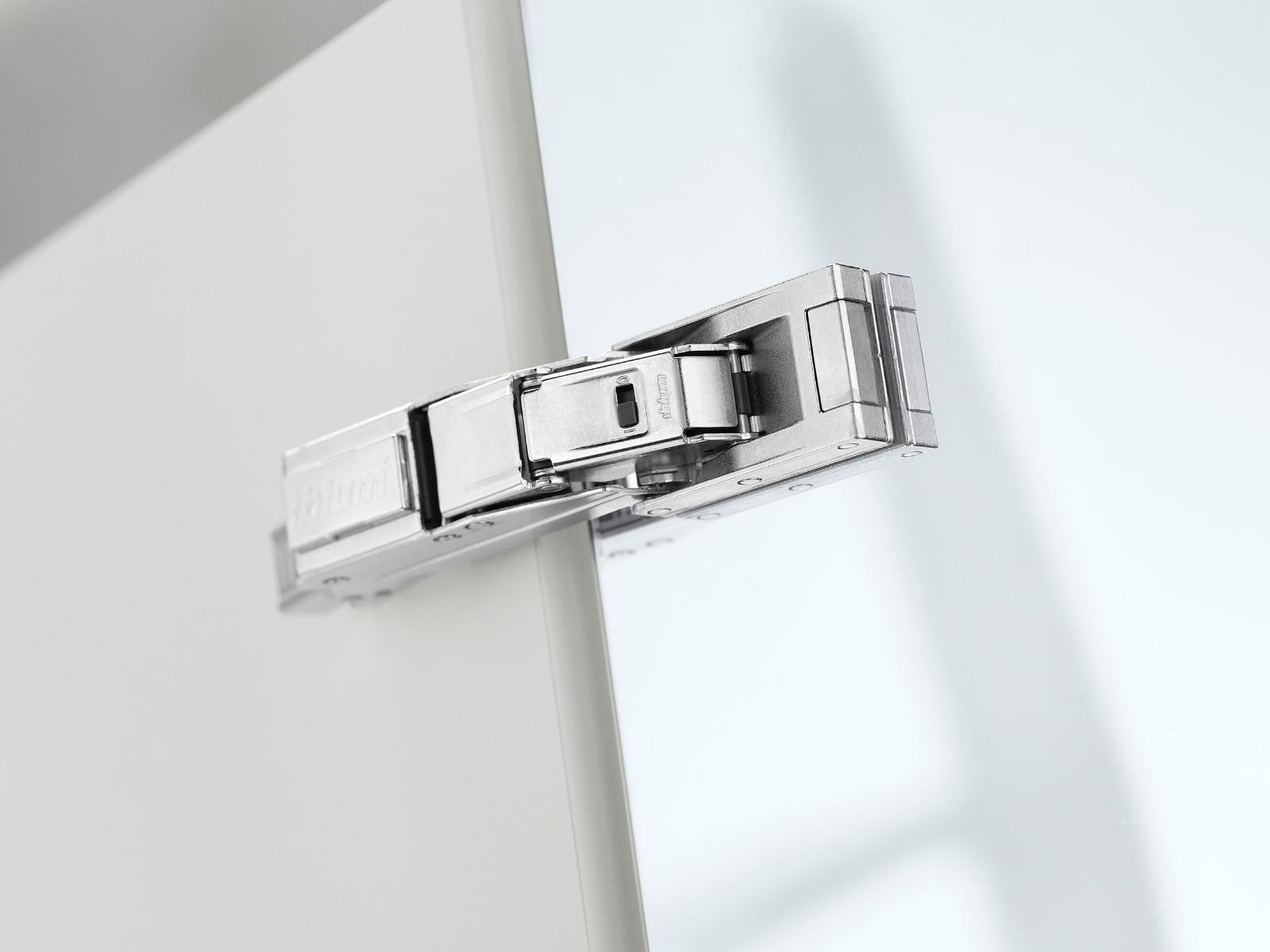 Bisagra CLIP top BLUMOTION CRISTALLO con muelle, acabado níquel