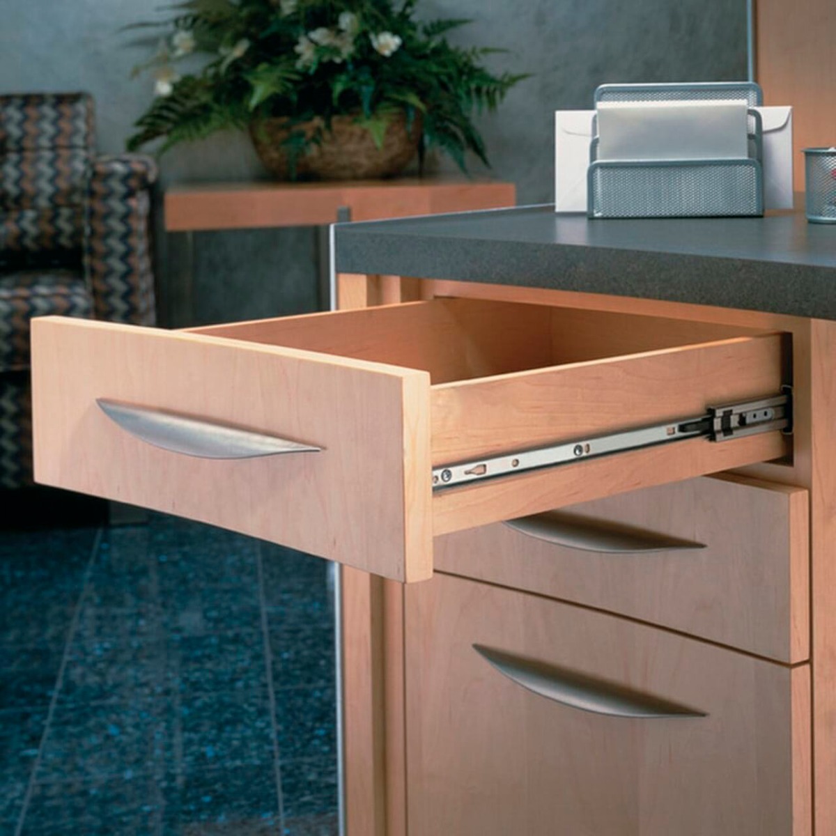 Corredera Accuride C3732 para cajón de madera de perfil bajo de extensión total, para montaje lateral, capacidad 45 kg