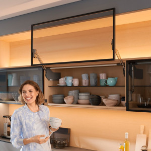 AVENTOS HL |  Sistema abatible para apertura de puerta con cierre suave