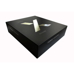 Muestrario Architectural Box con laminados y tableros FENIX de 5 cm x 10 cm.