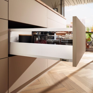 Cajón MERIVOBOX con galería altura E (192 mm), color blanco seda mate