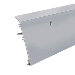 Zoclo para instalación de Burlete en puertas de madera