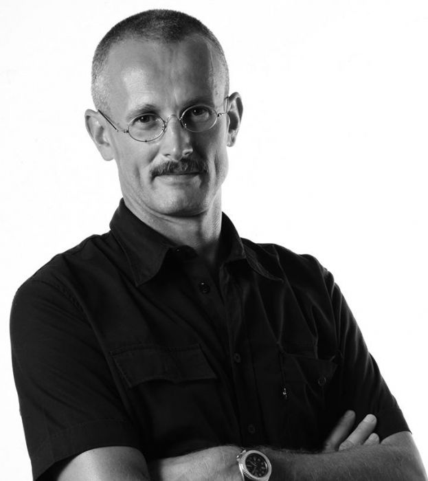 Set de manijas OLIVARI, modelo ONDA, diseño de Nicola Novelletto, 1998