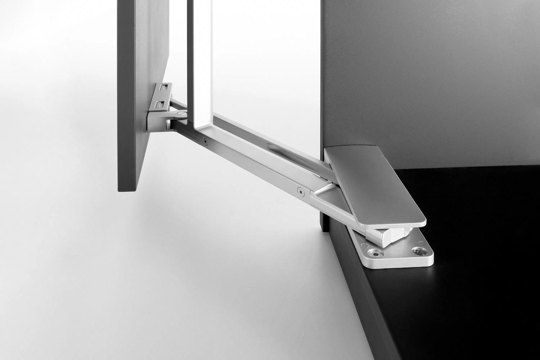 Sistema de apertura PEGASO para puertas abatibles de muebles