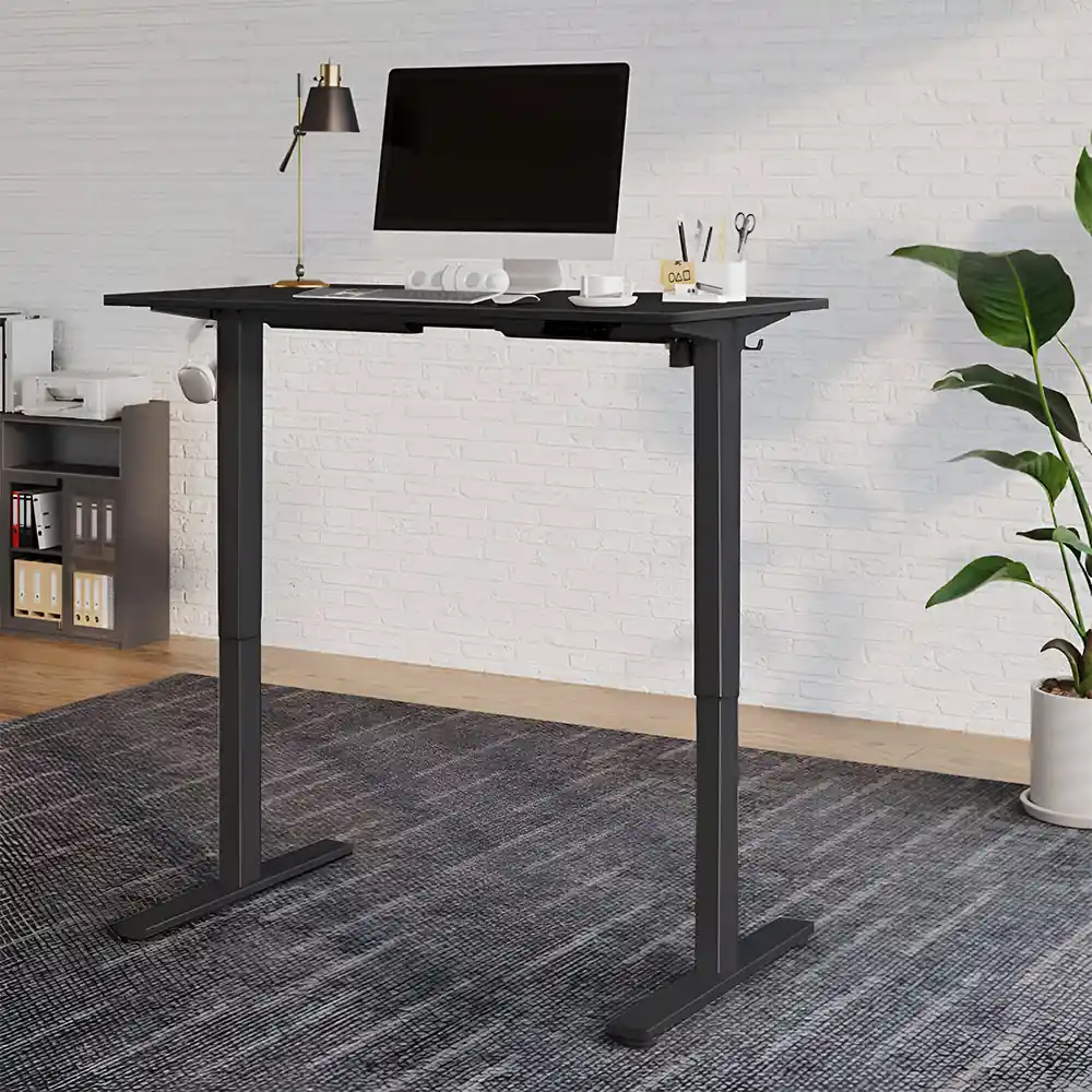 Escritorio elevable con altura ajustable  TANGO y cubierta color negro