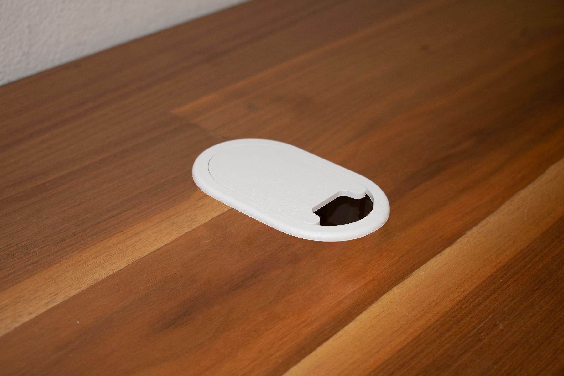 Pasacables Ovalado para embutir en mesa o escritorio, plástico, color negro