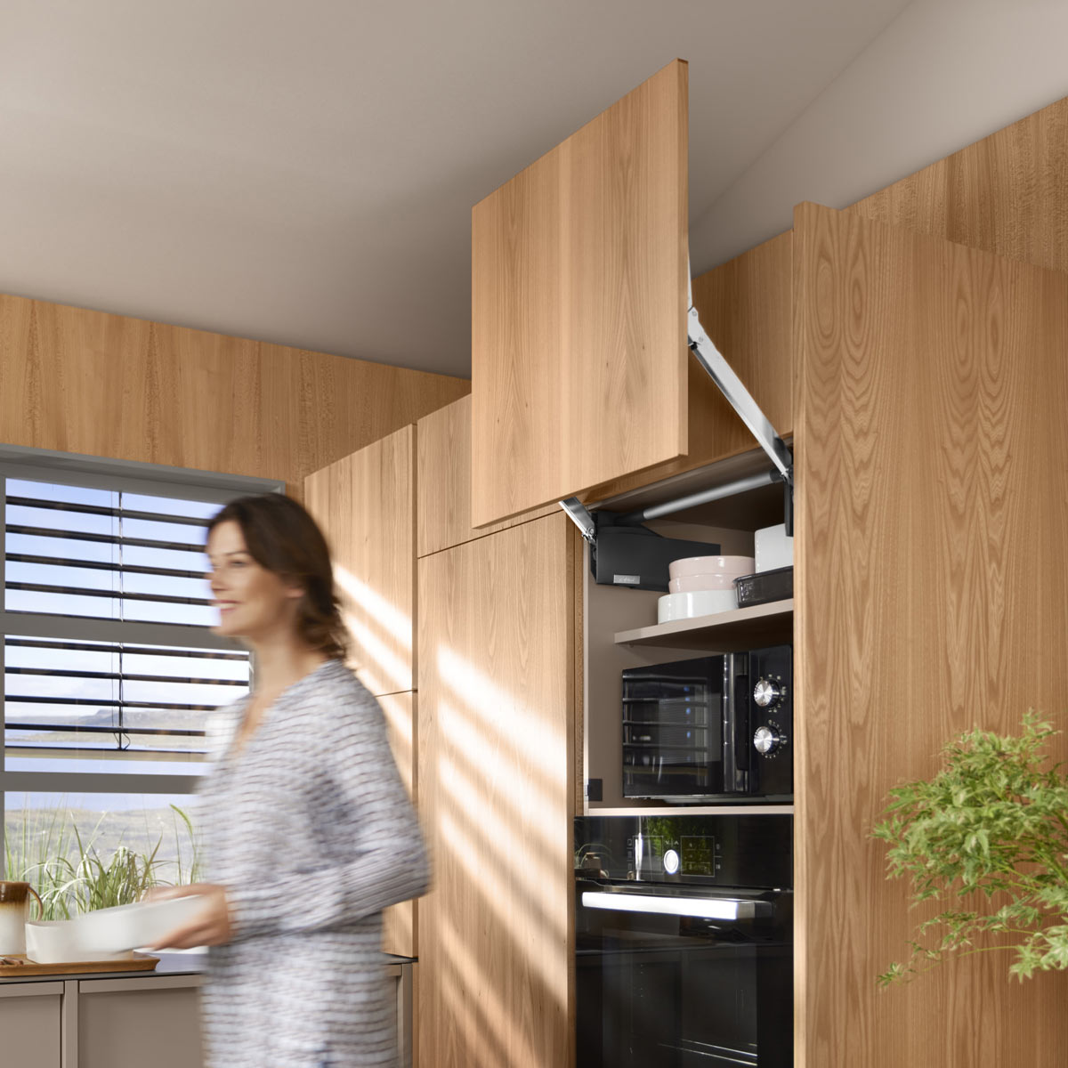 AVENTOS HL top | Sistema abatible para apertura de puerta con cierre suave