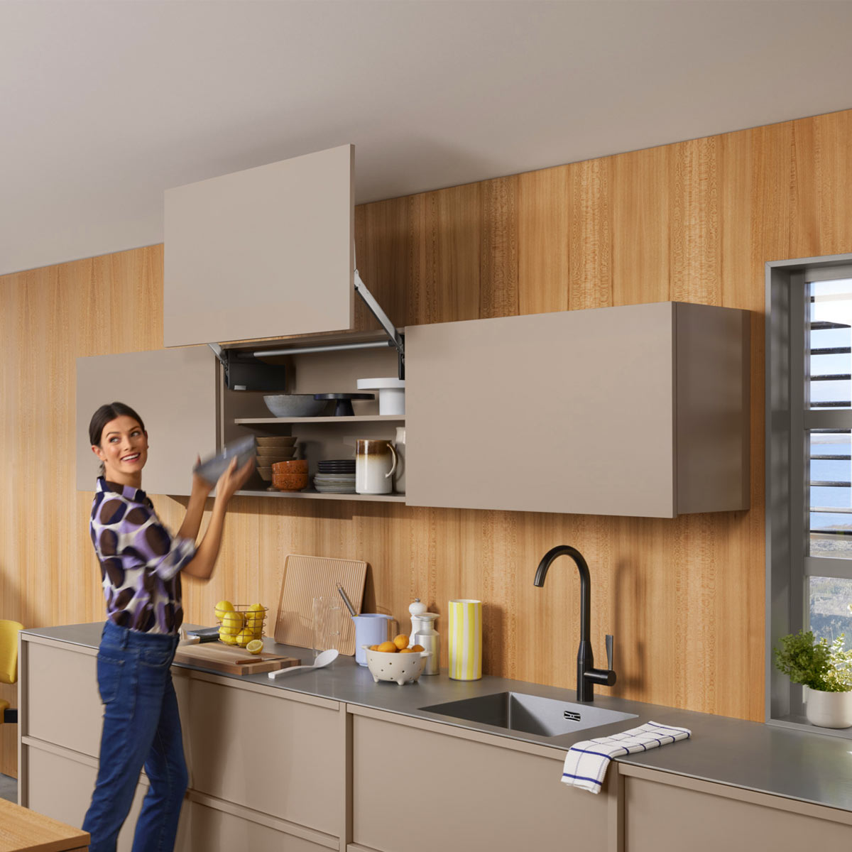AVENTOS HL top | Sistema abatible para apertura de puerta con cierre suave
