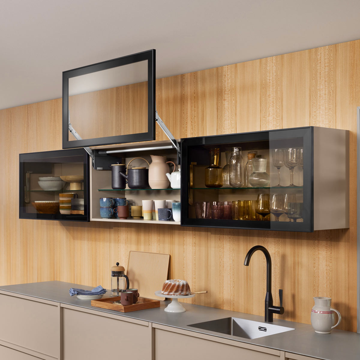 AVENTOS HL top | Sistema abatible para apertura de puerta con cierre suave