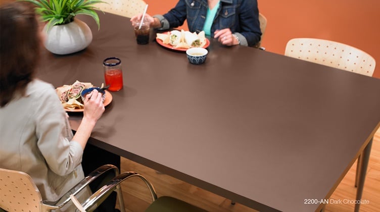 Hoja de HPL HPL DARK CHOCOLATE, acabado mate para trascara, formato 1.22 x 2.44 m.