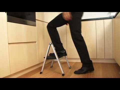 Escalera abatible STEPOLO 2, 2 escalones 190/440 mm, capacidad 120 kg, color negro.