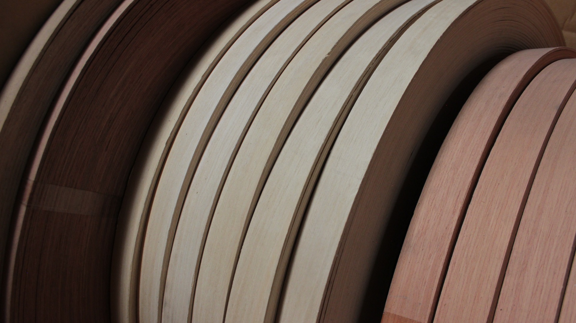 Cubrecanto maple precompuesta, longitud 70 ml