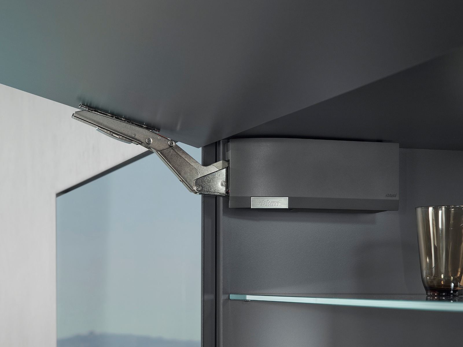 AVENTOS HK Top SERVO-DRIVE | Sistema eléctrico de apertura asistida de puerta