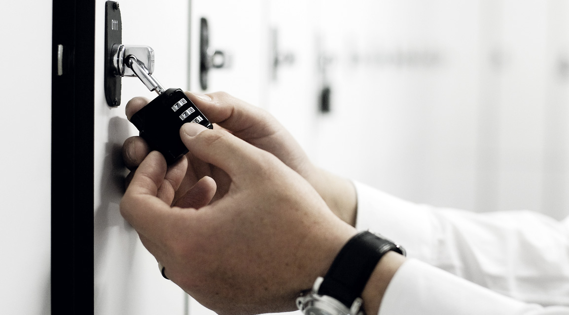 Cerradura Portacandados HASP para montaje en lockers de metal o madera