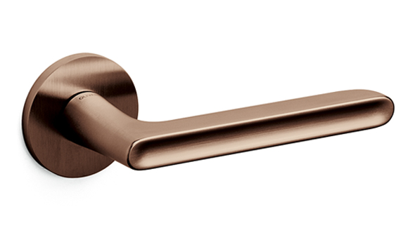 Set de manijas OLIVARI, modelo LUCY, diseño de Patricia Urquiola 2012